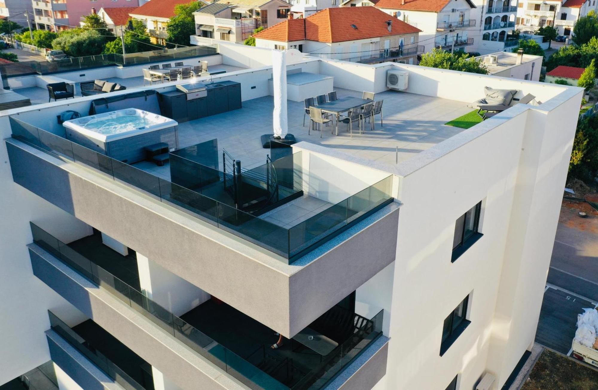 Fux Luxury Rooftop Terrace Jacuzzi & Bbq 扎达尔 外观 照片